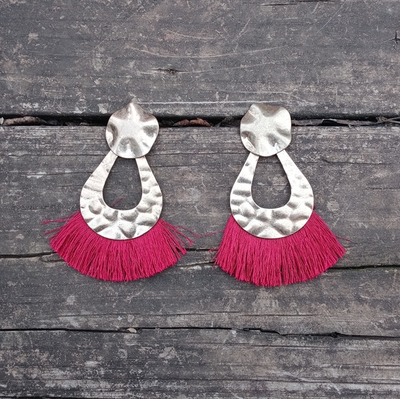 👠💋Huge Red Tassel 💛 Earrings 🎀 - Picture 5 of 8